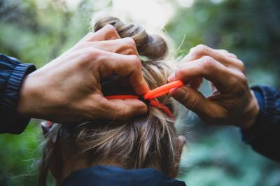 Knog Stirnlampe Bilby fluoro orange  Produktbild 4