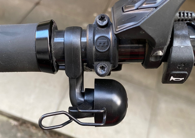 Widek Glocke E-bike bell all black 22.2mm schwarz auf Karte  Produktbild 2