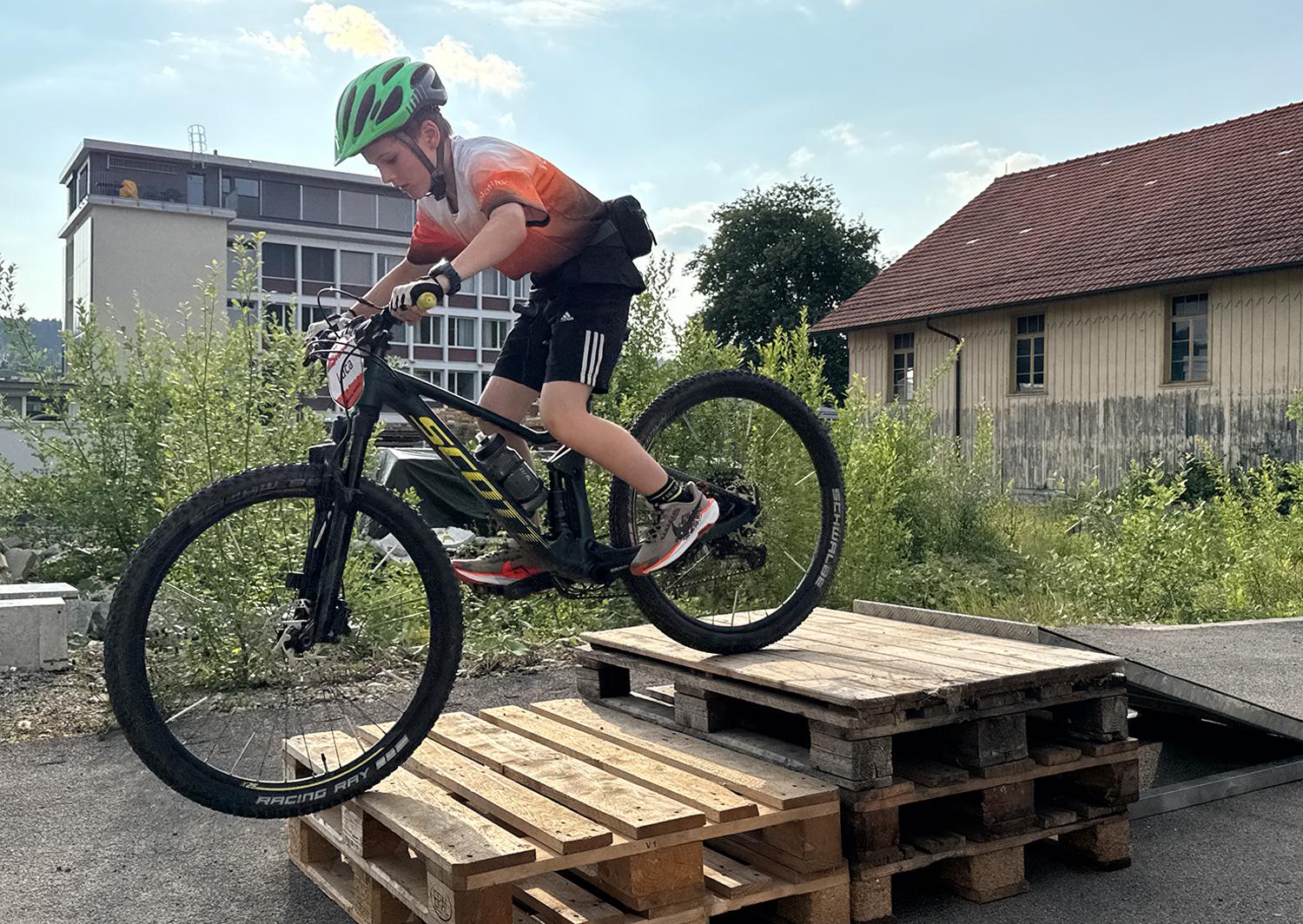  - Velothek AG B&uuml;tschwil